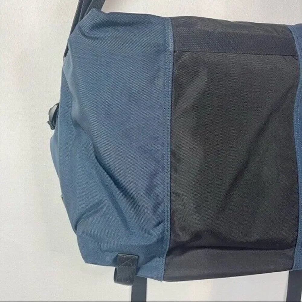 Timbuk2 classic messenger